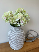 Load image into Gallery viewer, Hydrangea Bouquet