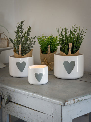 Set of 3 grey heart white pots